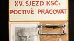 Komedie Normální debil 16.5.2022 v Divadle Gong Praha Komedie Normální debil 16.5.2022 v Divadle Gong Praha
