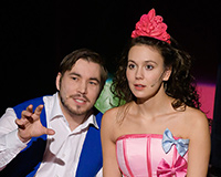 Radek Fejt a Eliška Jansová v představení Princové jsou na draka. Foto: Petr Sankot