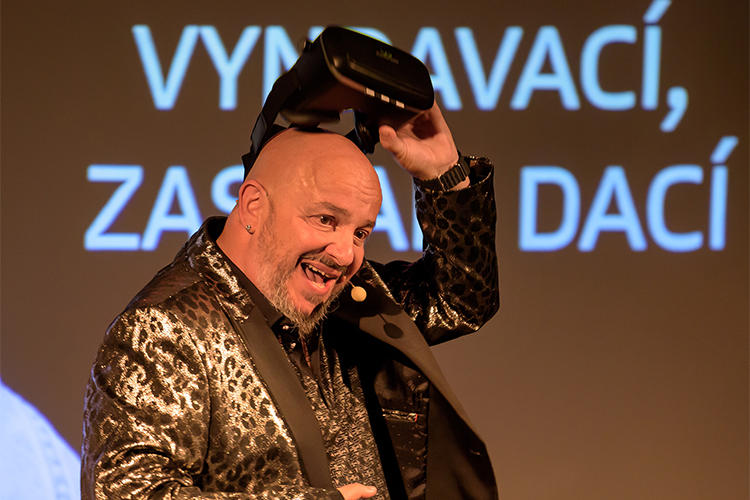 Zdeněk Izer: Vyndavací, zas tam dací