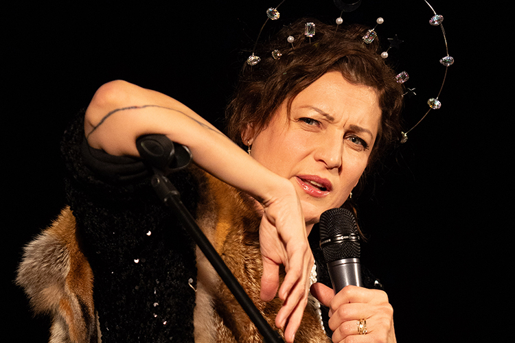 Adéla Elbel: Trojjediná