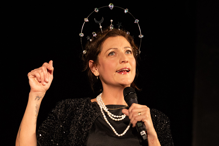Adéla Elbel: Trojjediná