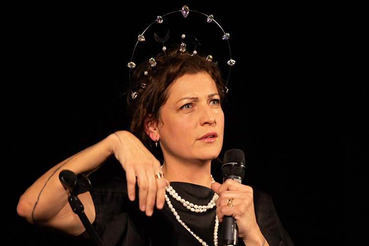 Adéla Elbel: Trojjediná